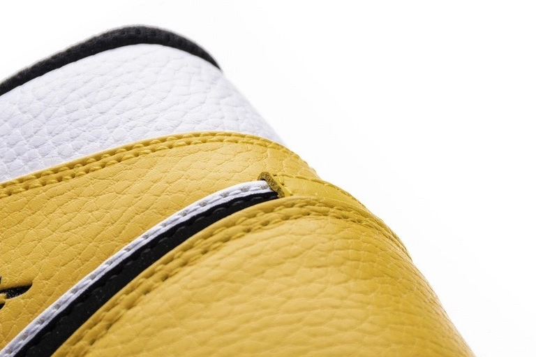 Lakers 1 Mid  air 852542-700 SE Jordan 0917